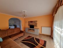 Vrijstaande vakantiewoning met bergzicht en tuin in Prvacina, Goriška Brda - thumbnail 4