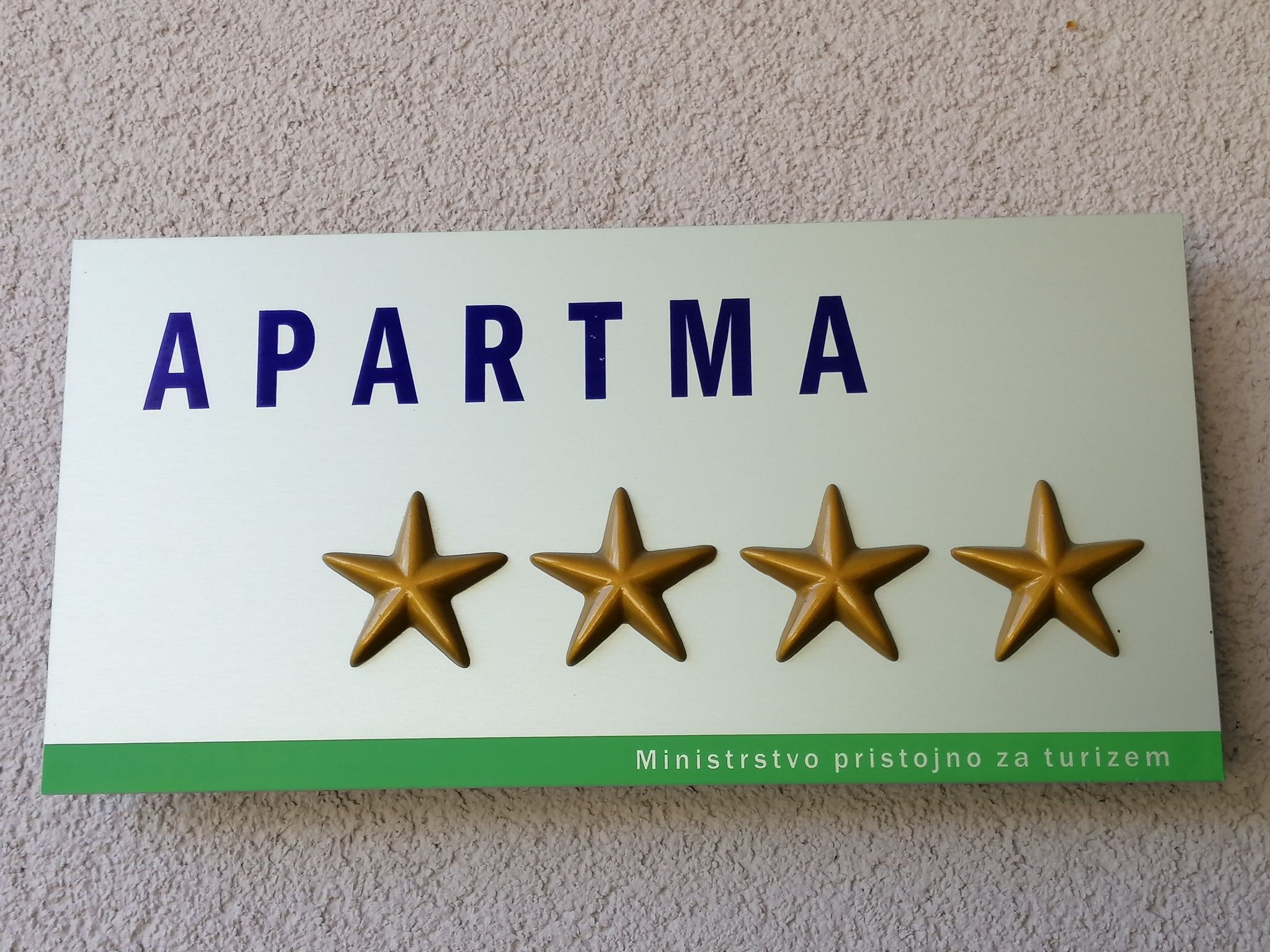 Studio-Appartement mit Balkon-Image-tags.info