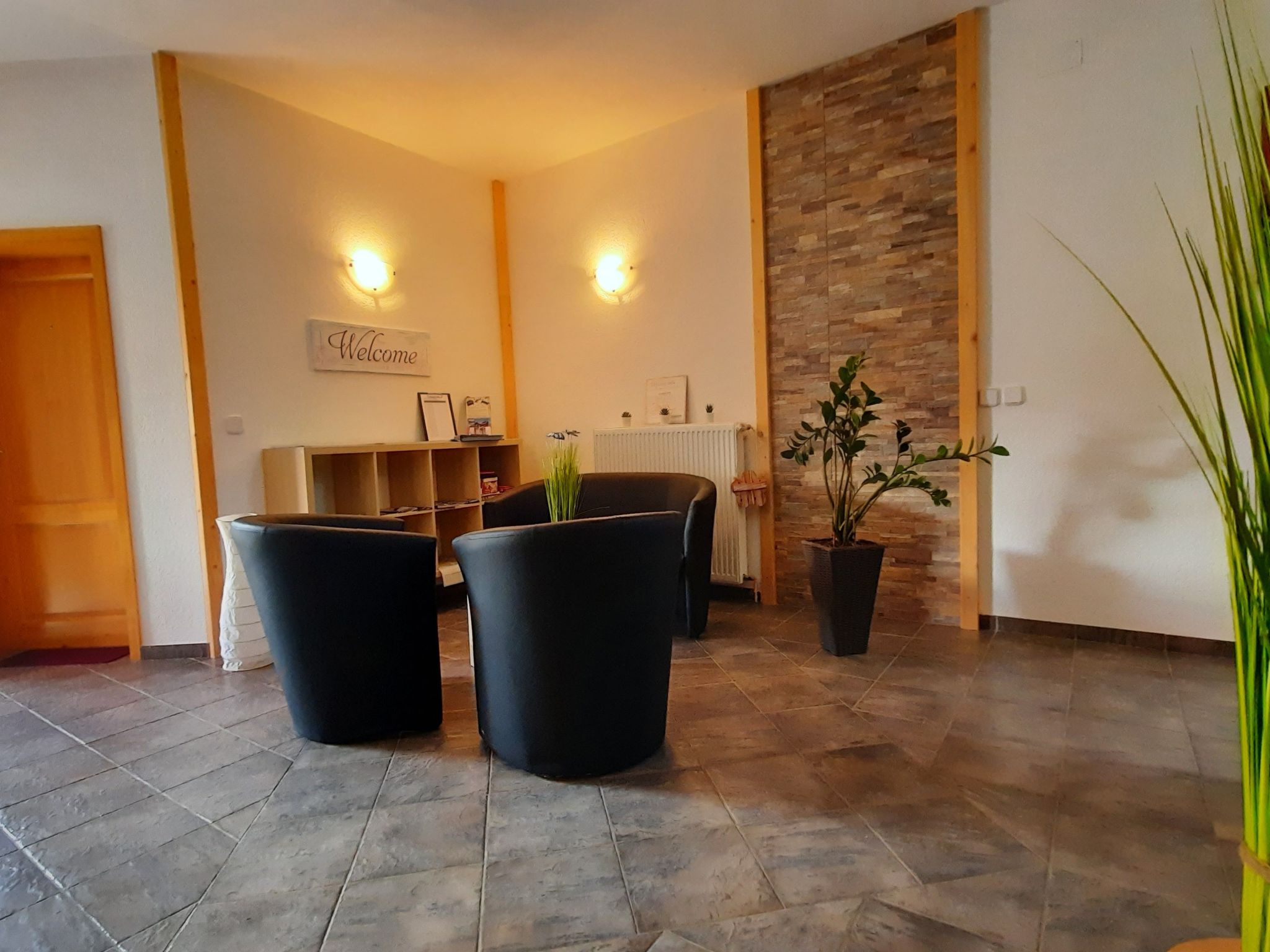 Studio-Appartement mit Balkon-Image-tags.info