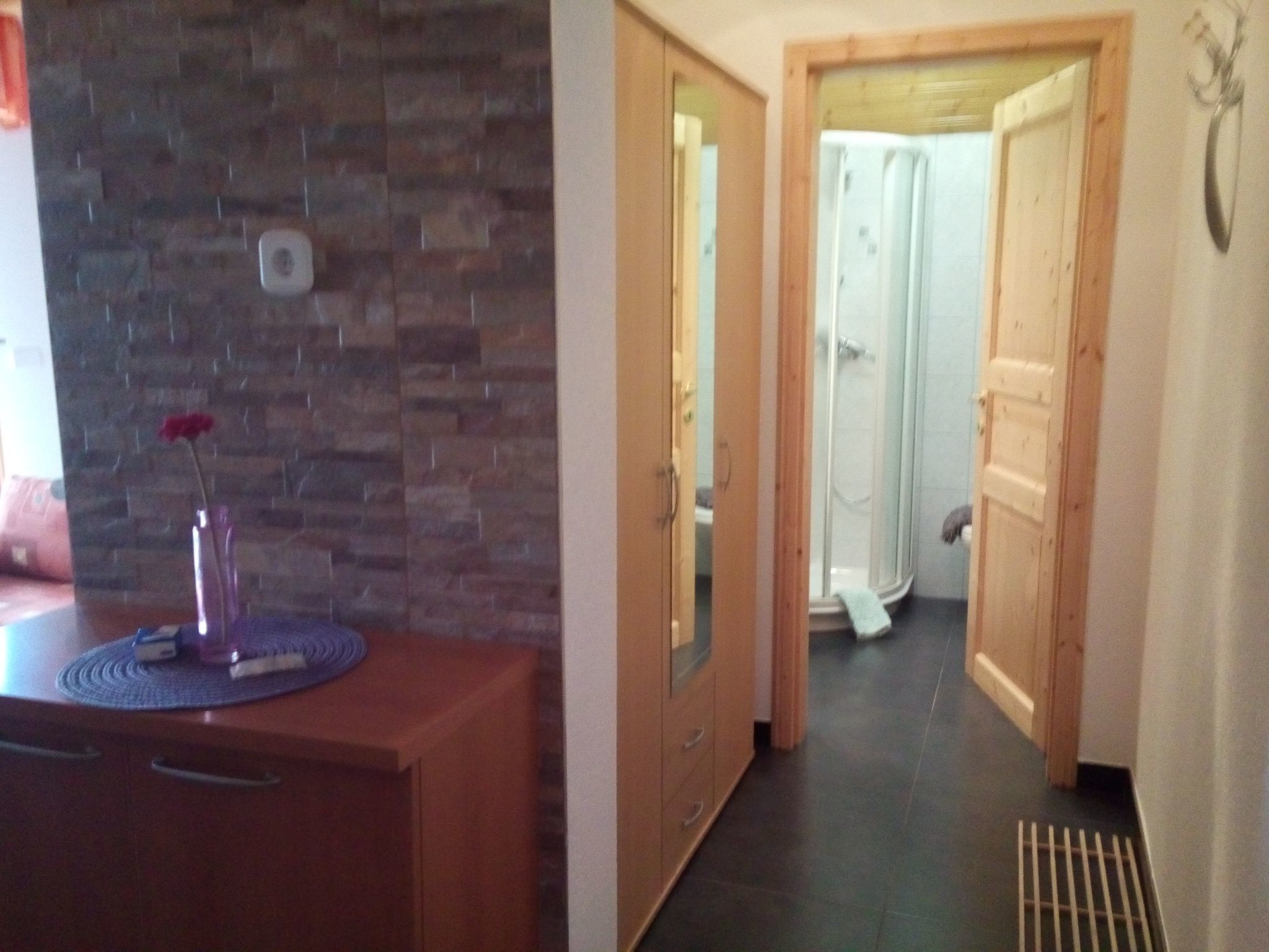 Studio-Appartement mit Balkon-Image-tags.info