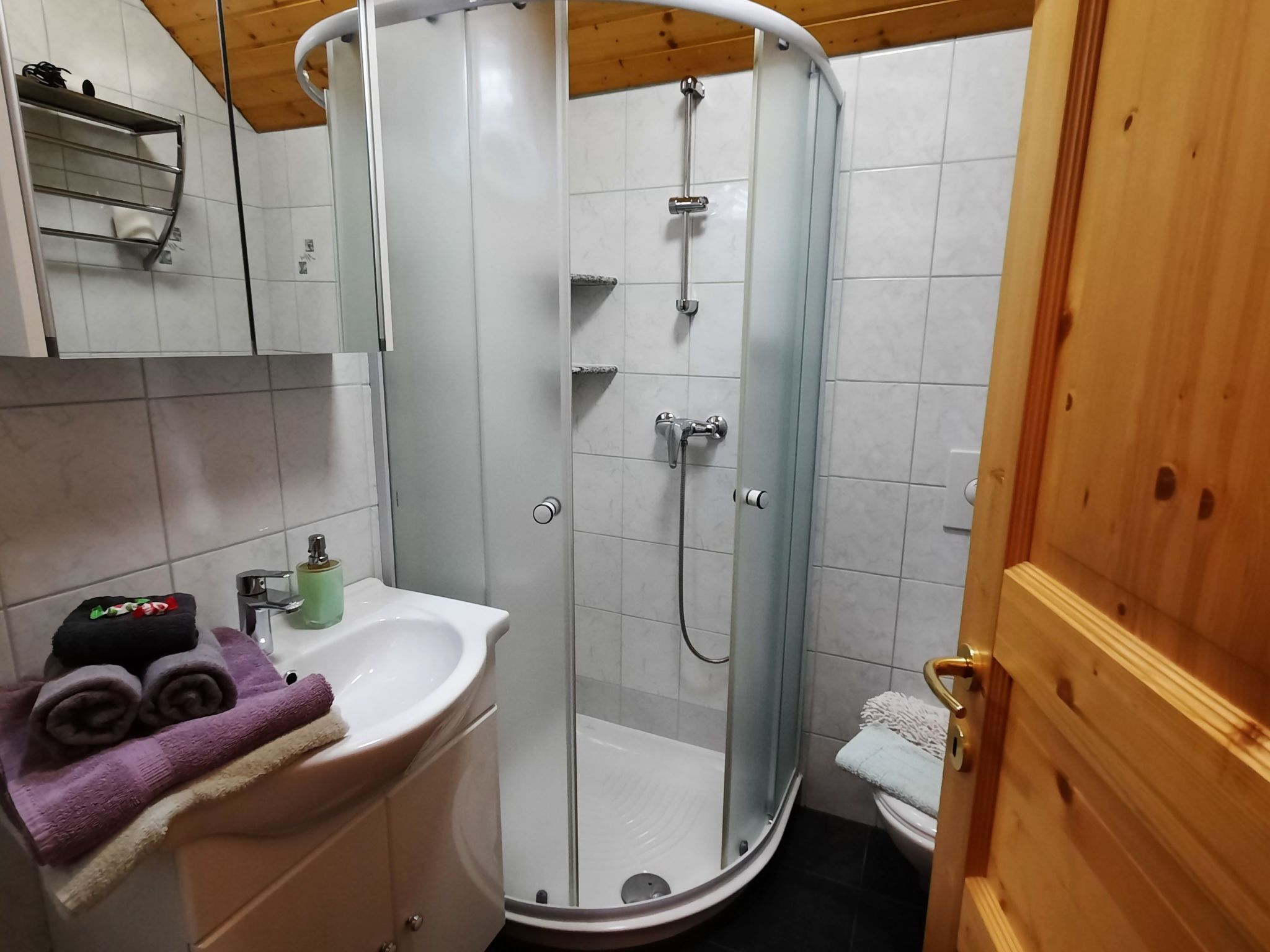 Studio-Appartement mit Balkon-Image-tags.info