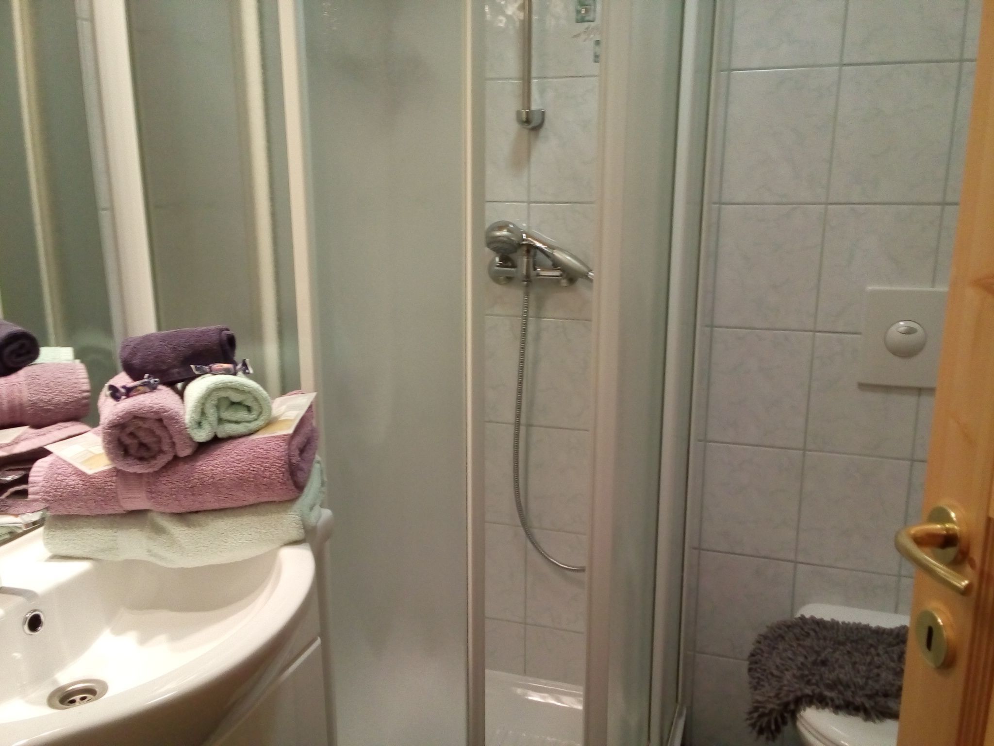 Studio-Appartement mit Balkon-Image-tags.info