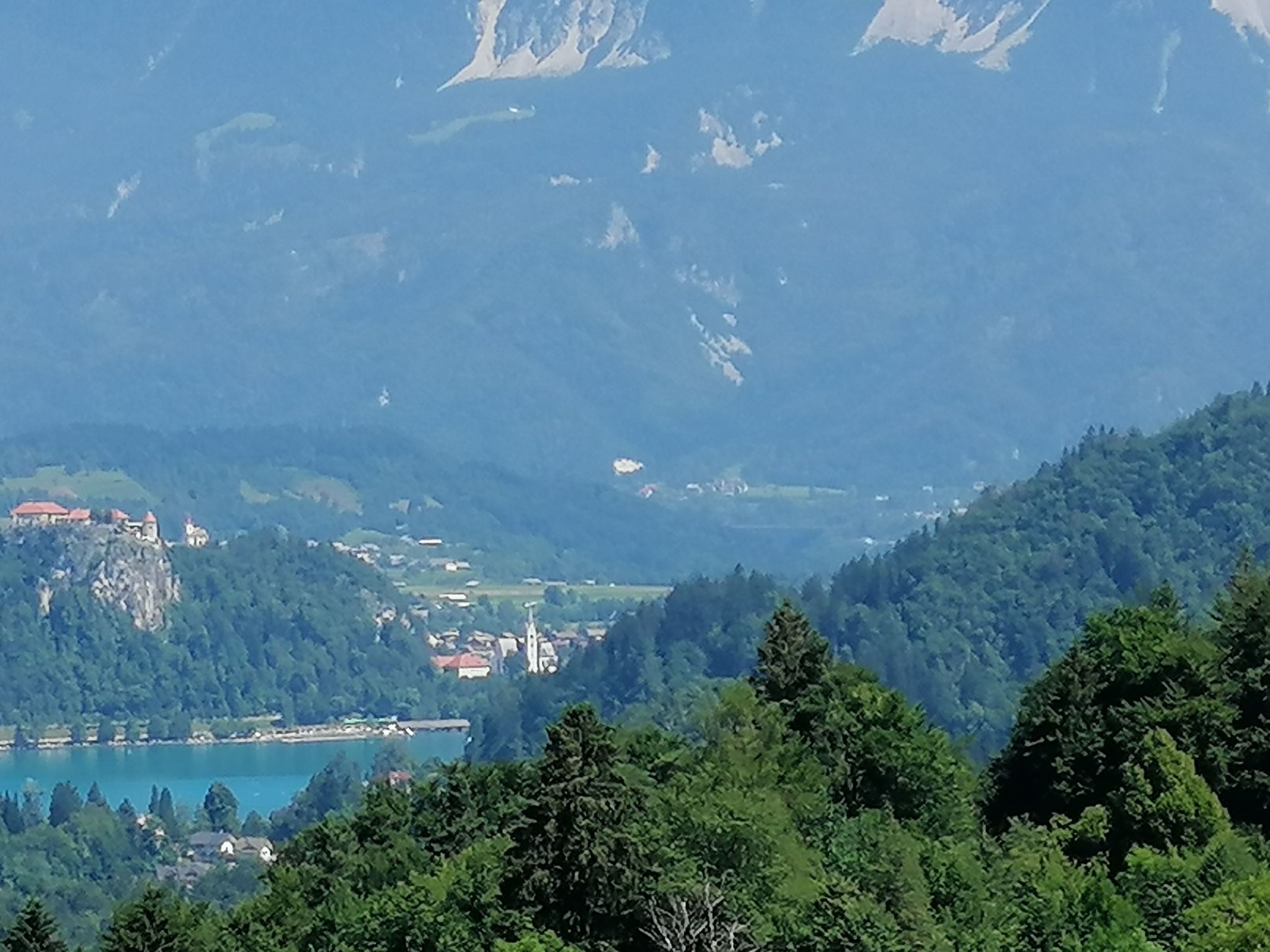 Studio-Appartement mit Balkon-Image-tags.info