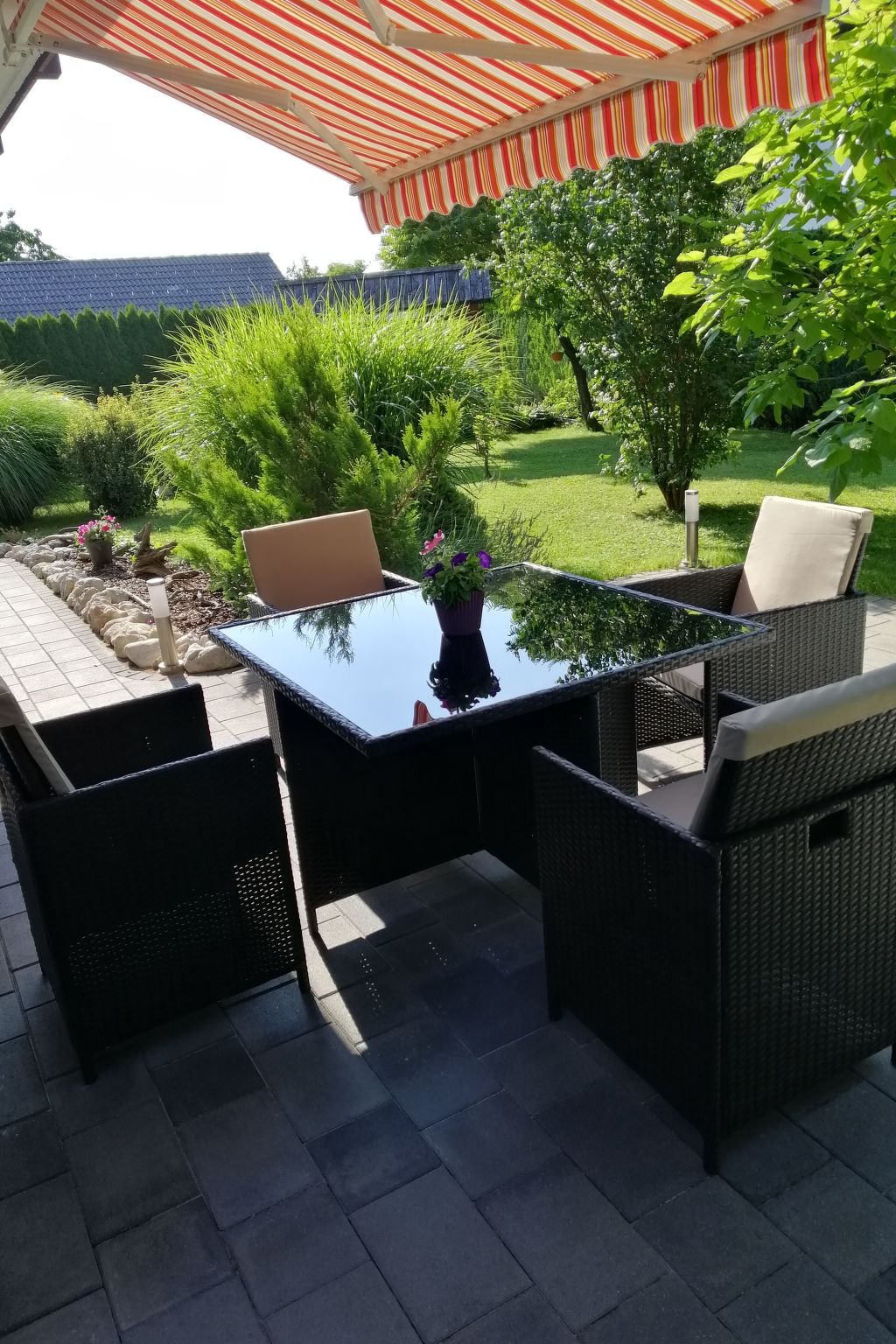 Mit eigenem Garten und Terrasse-Image-tags.info