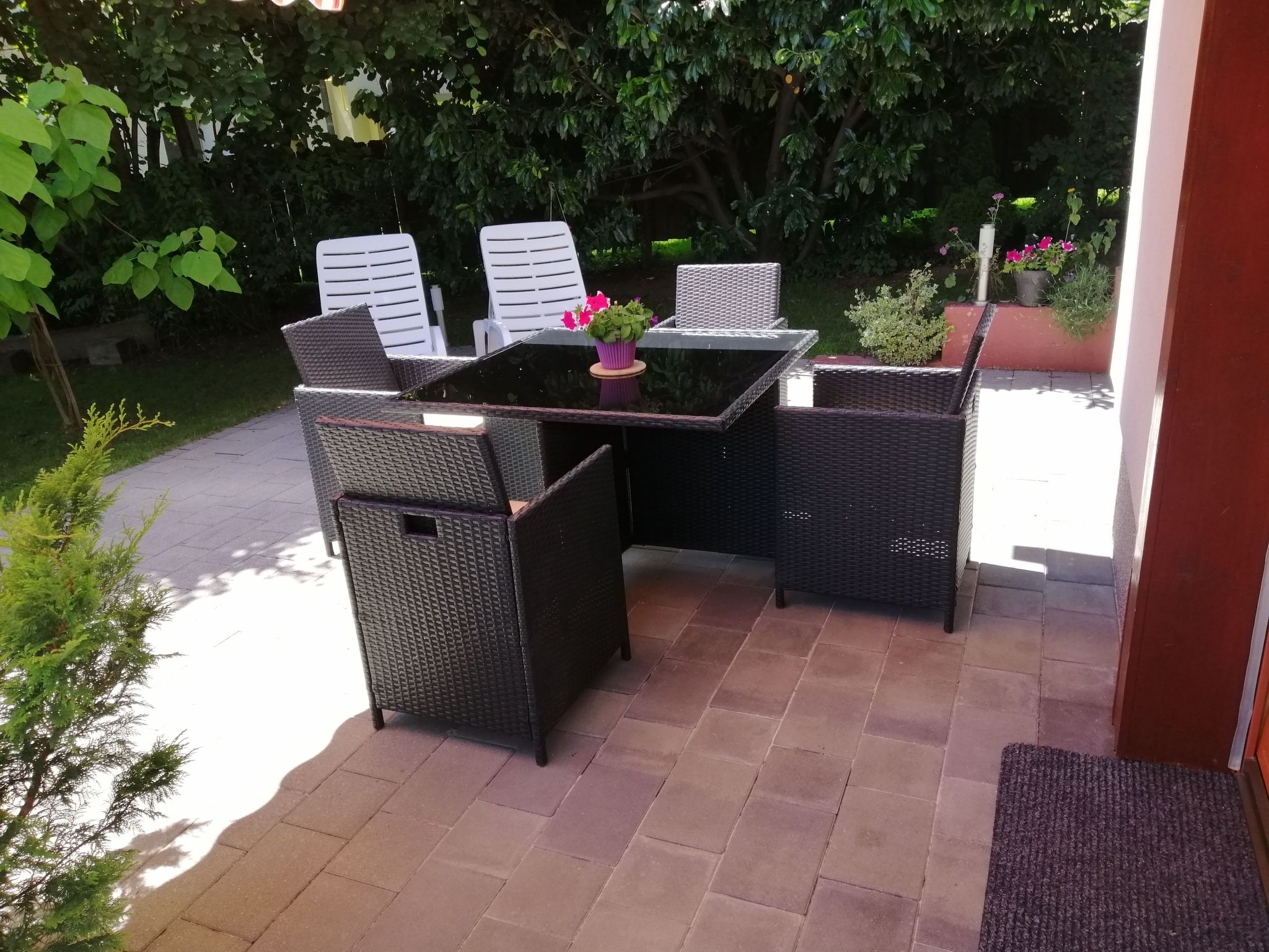 Mit eigenem Garten und Terrasse-Image-tags.info