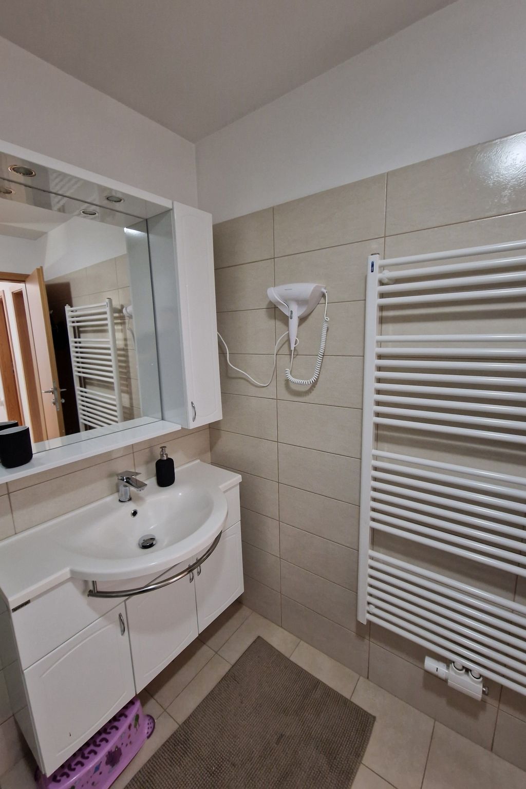 Gemütliche, gepflegte Ferienwohnung-Binnen