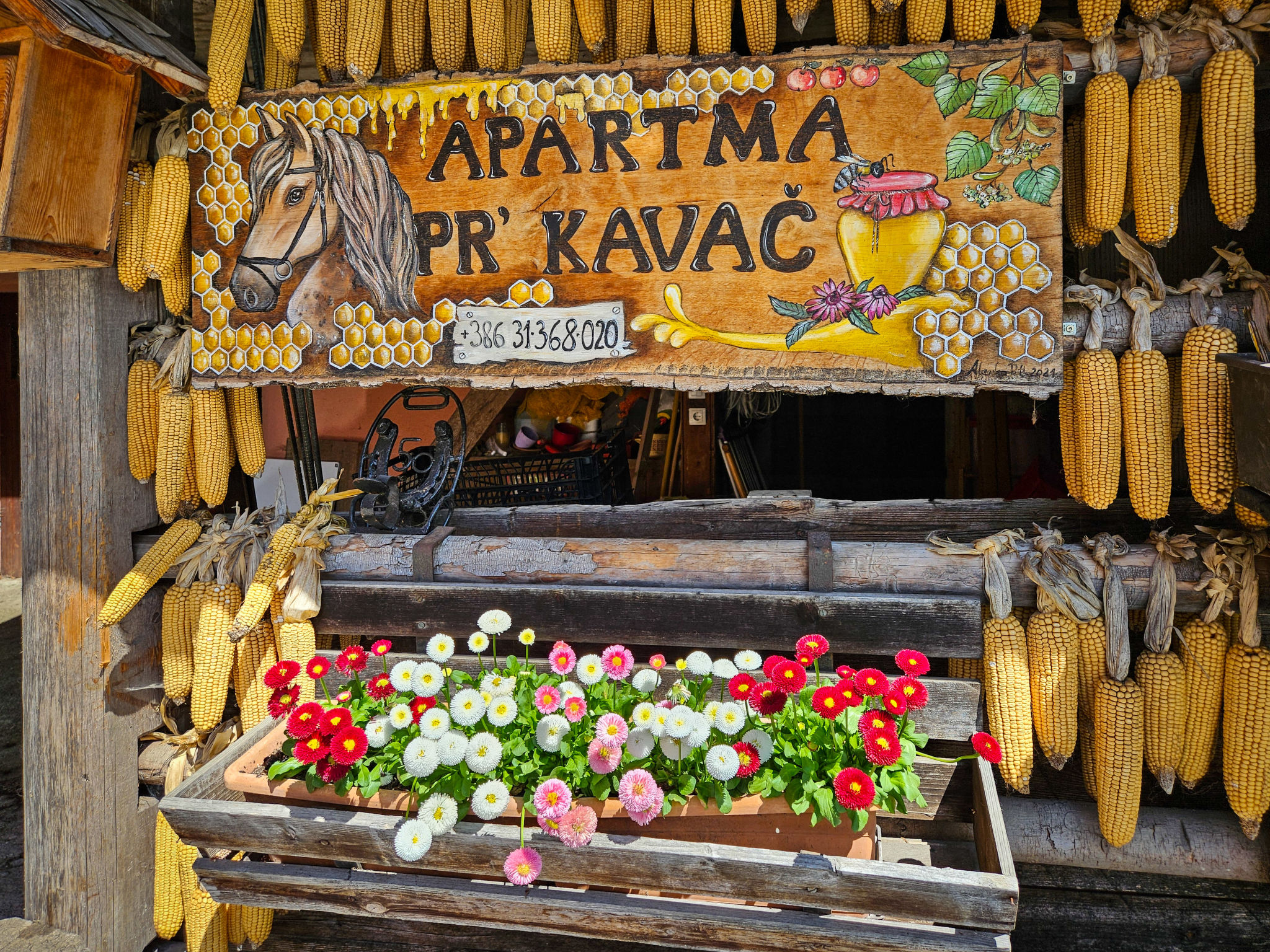 Pr' Kavač-Draußen