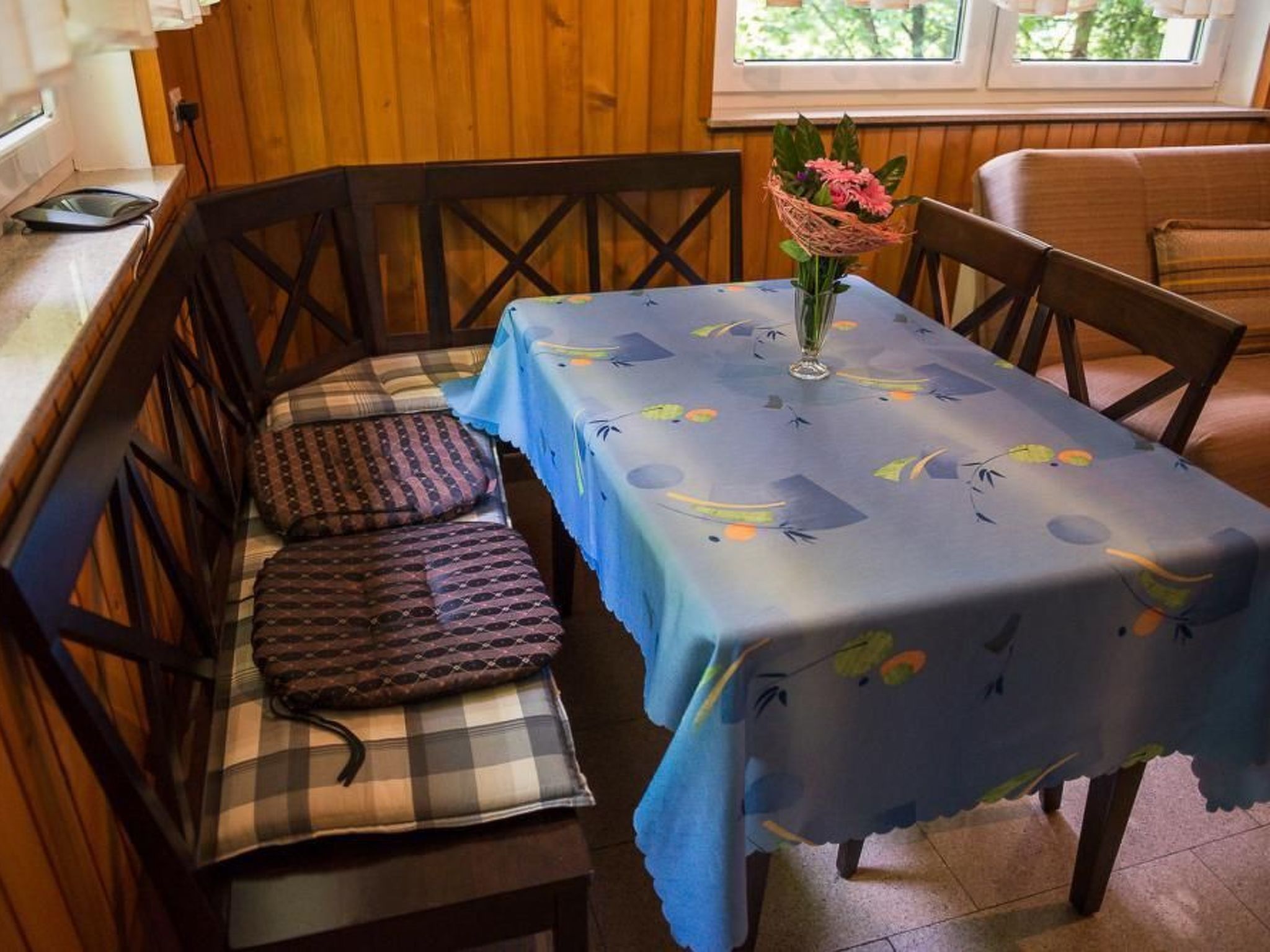 Kleines Haus am Rande des Waldes-Image-tags.info