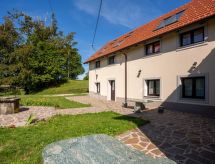 Ruim natuurhuis voor 4 in Gozd, Slovenië – 106 m² met terras en uitzicht - thumbnail 1