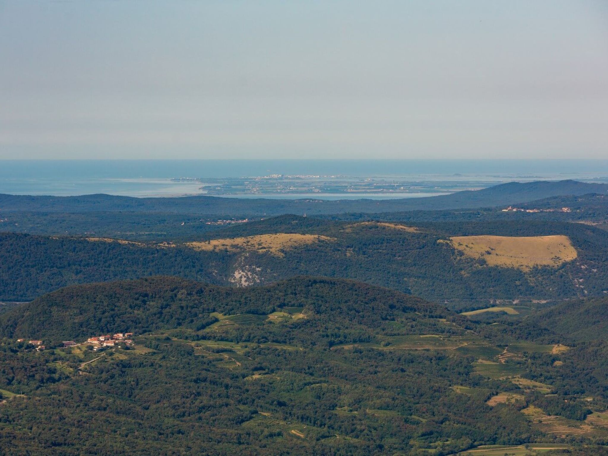 Schönes Apartment in Gozd mit Garten, tollem Ausblick-Binnen