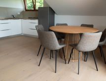 Stijlvol tiny house voor 2 met verwarmd zwembad en uitzicht op de Sloveense bergen - thumbnail 3