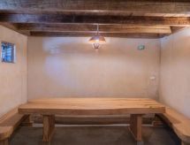 Stijlvol tiny house voor 2 met verwarmd zwembad en uitzicht op de Sloveense bergen - thumbnail 6