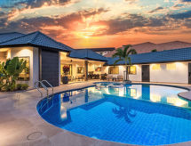 Pattaya Hill: Luxe Villa met Privézwembad, Golf & Strand op 3km - thumbnail 2