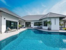 Villa Waree: Jouw Strandvilla op Minuten van de Zee in Pattaya - thumbnail 5