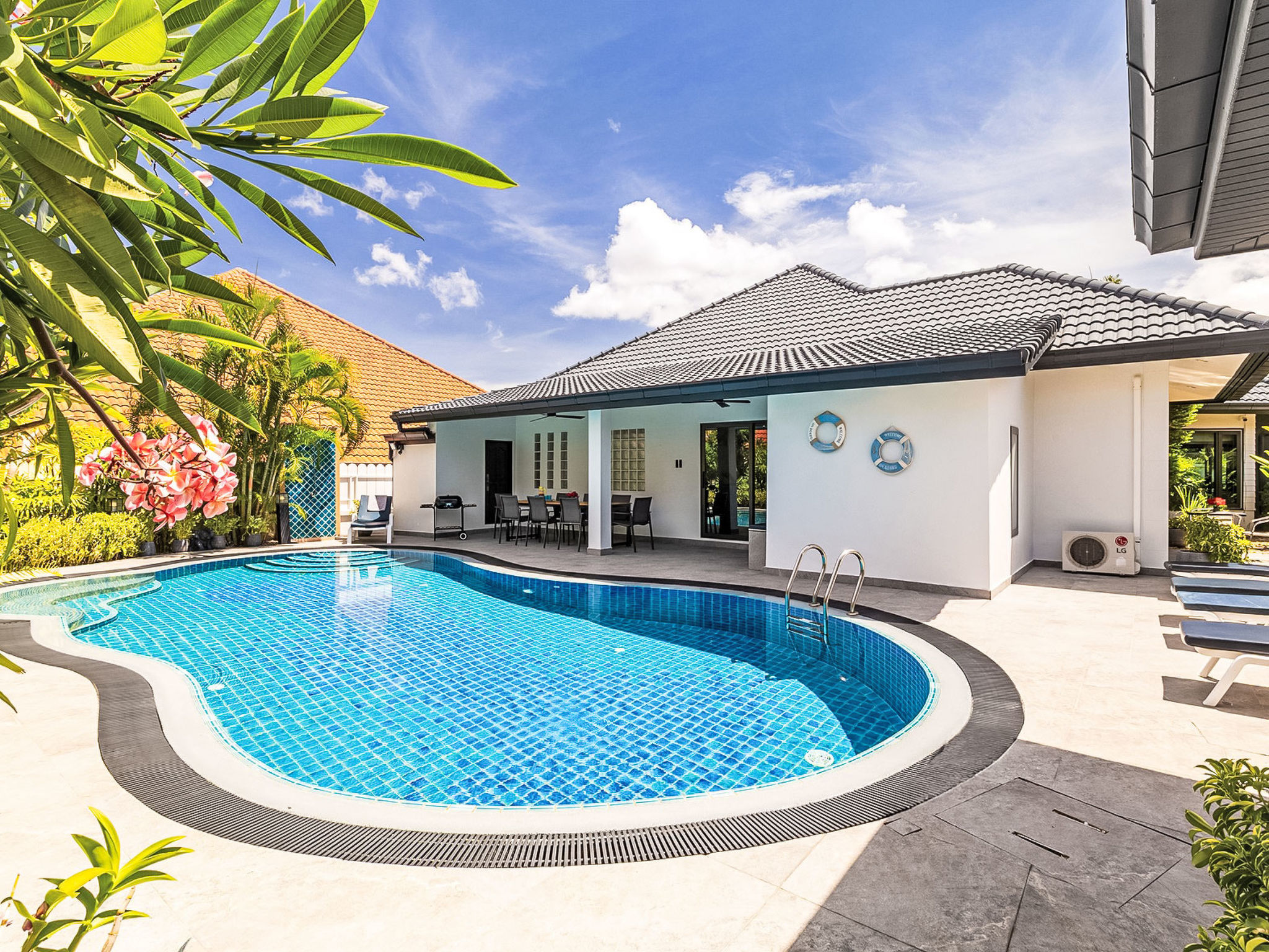 "Villa Sabai" mit Terrasse - Image 2
