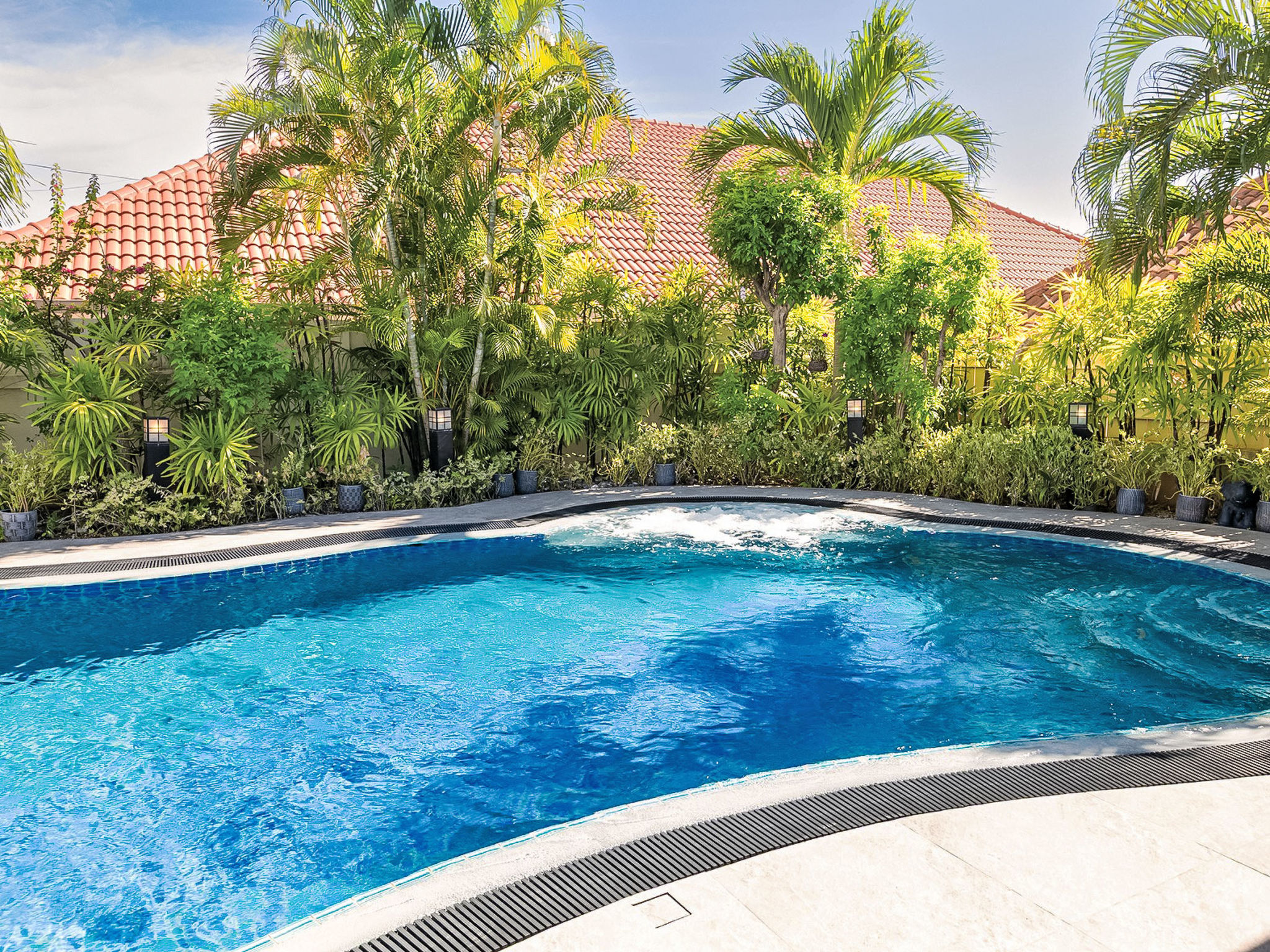"Villa Sabai" mit Terrasse — Pool Outdoor (2 of 81)