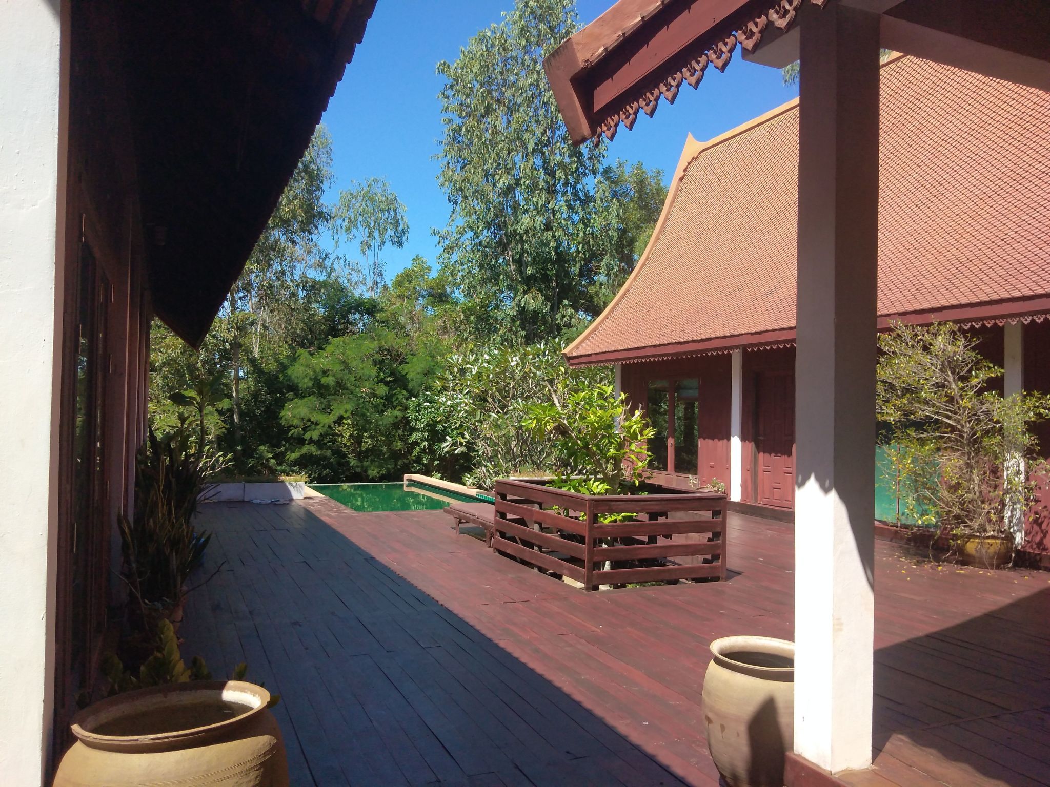 Private Pool-Villa auf dem Lande. Vollpension.