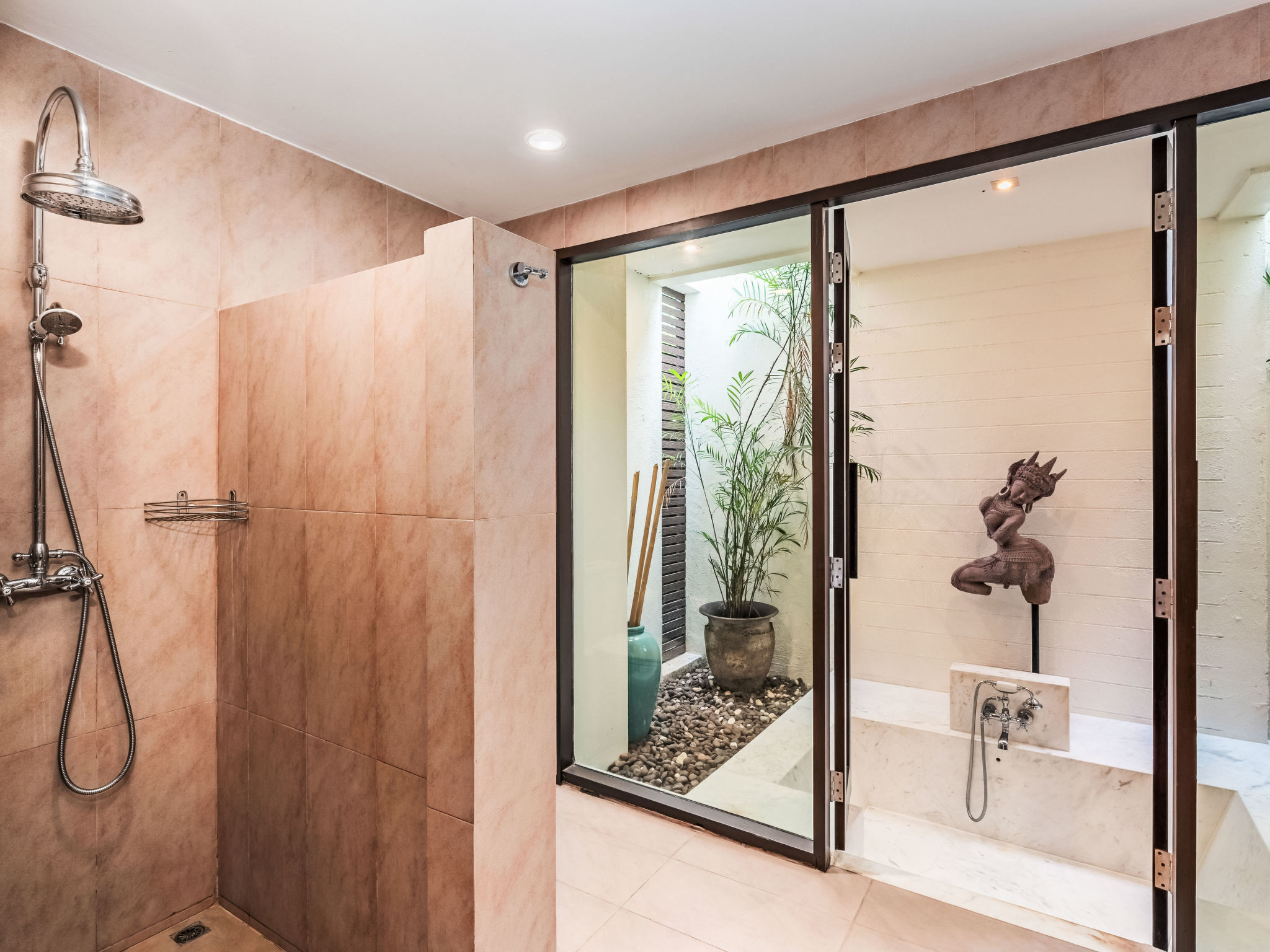 Photo of Villa Plumeria mit Privatpool, Garten,Strandzugang