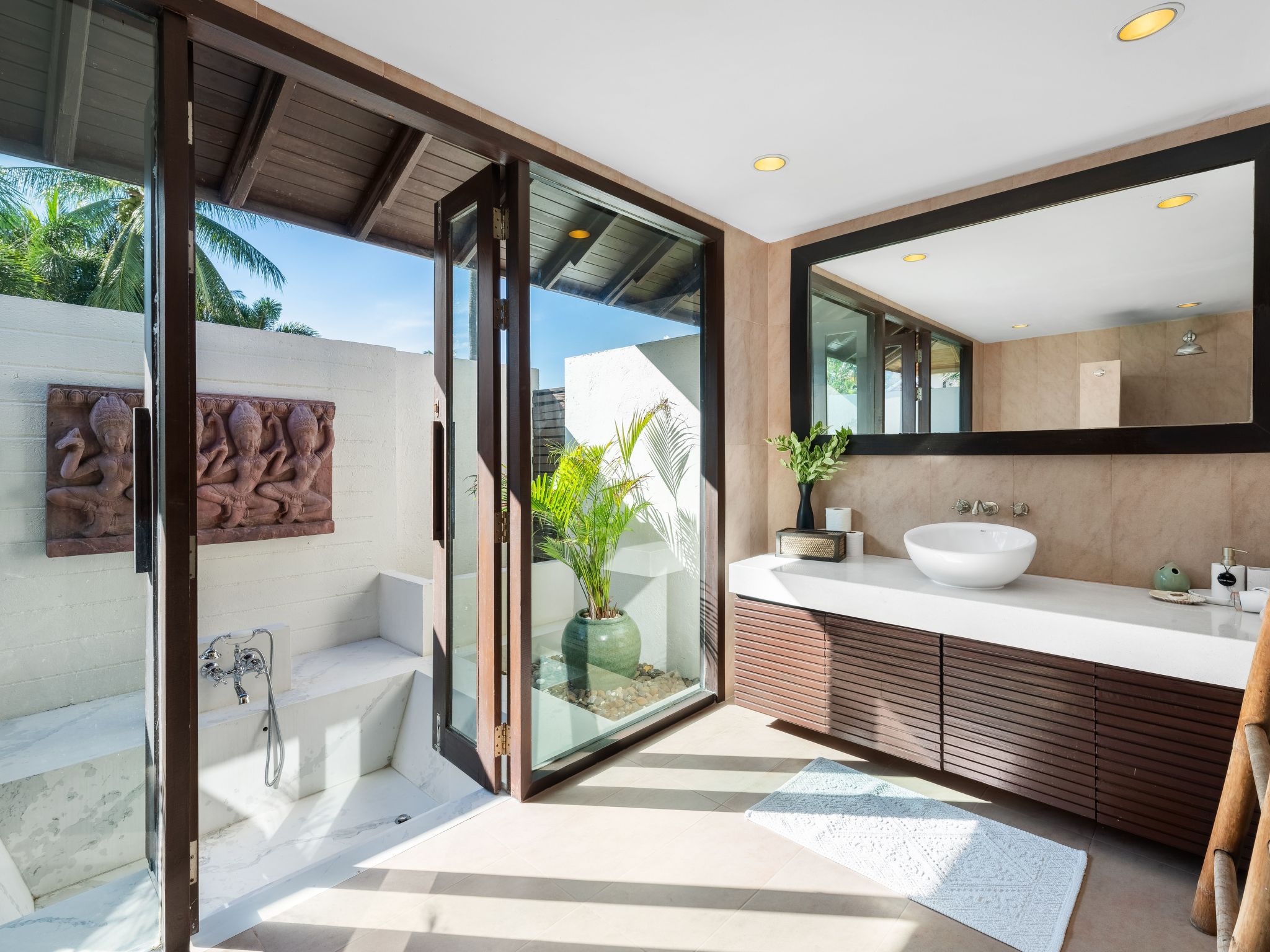 Photo of Villa Plumeria mit Privatpool, Garten,Strandzugang