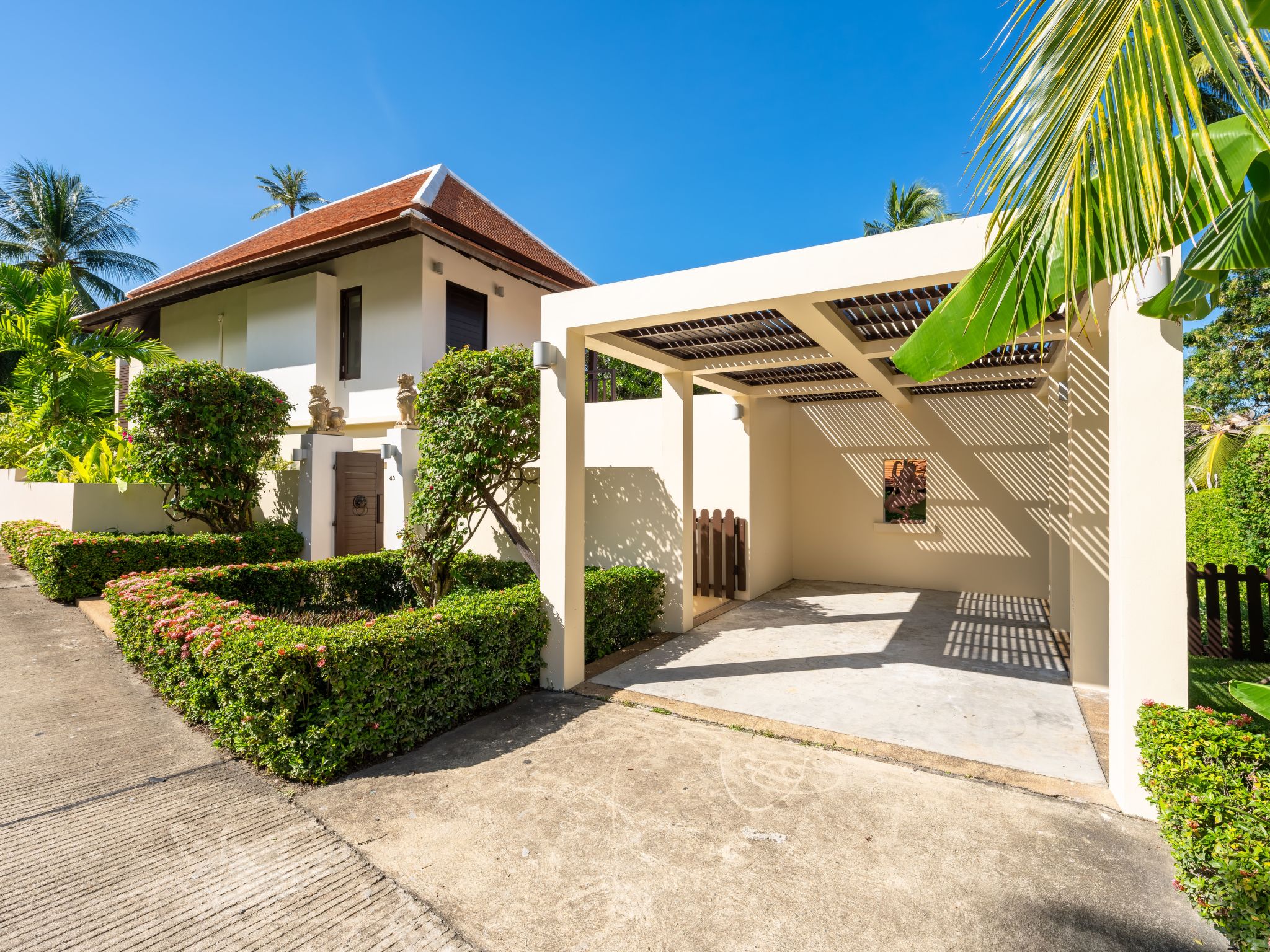 Photo of Villa Plumeria mit Privatpool, Garten,Strandzugang