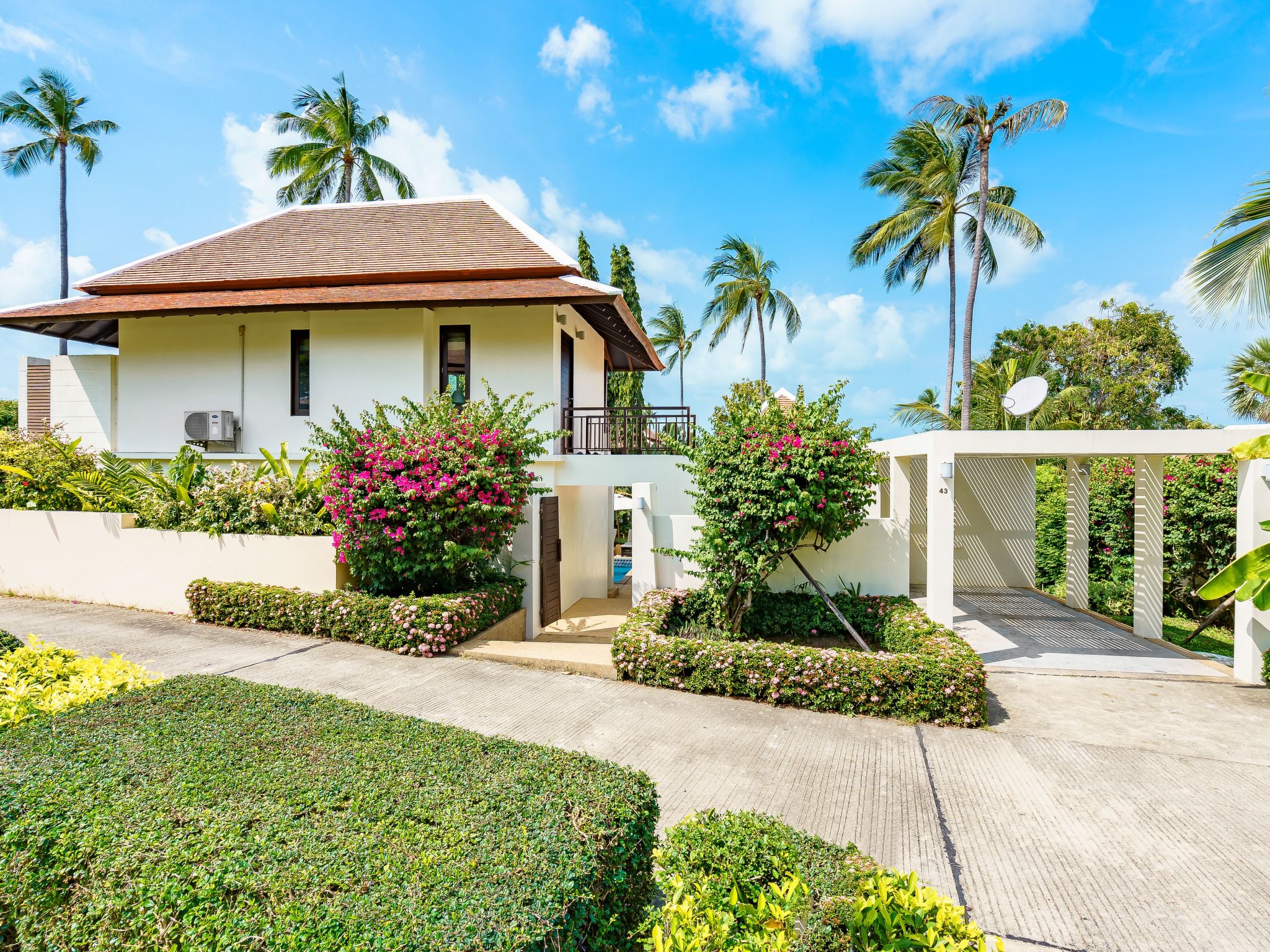 Photo of Villa Plumeria mit Privatpool, Garten,Strandzugang