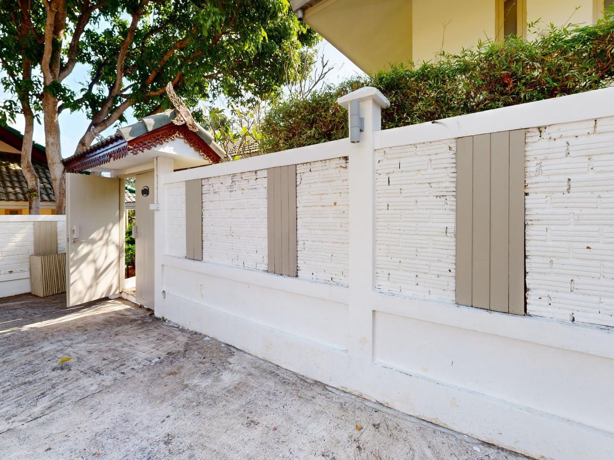 Photo of Villa mit Blick auf das Wasser