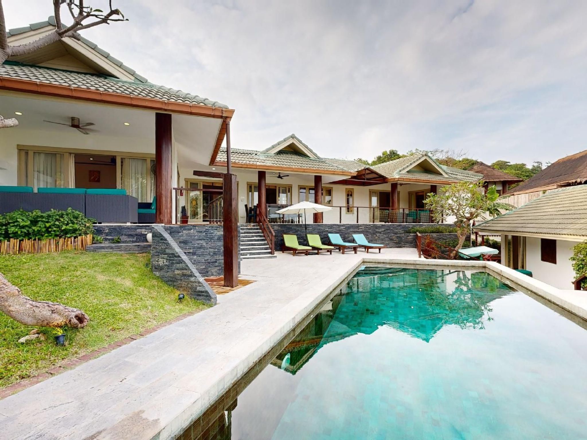 Photo of Villa mit Blick auf das Wasser