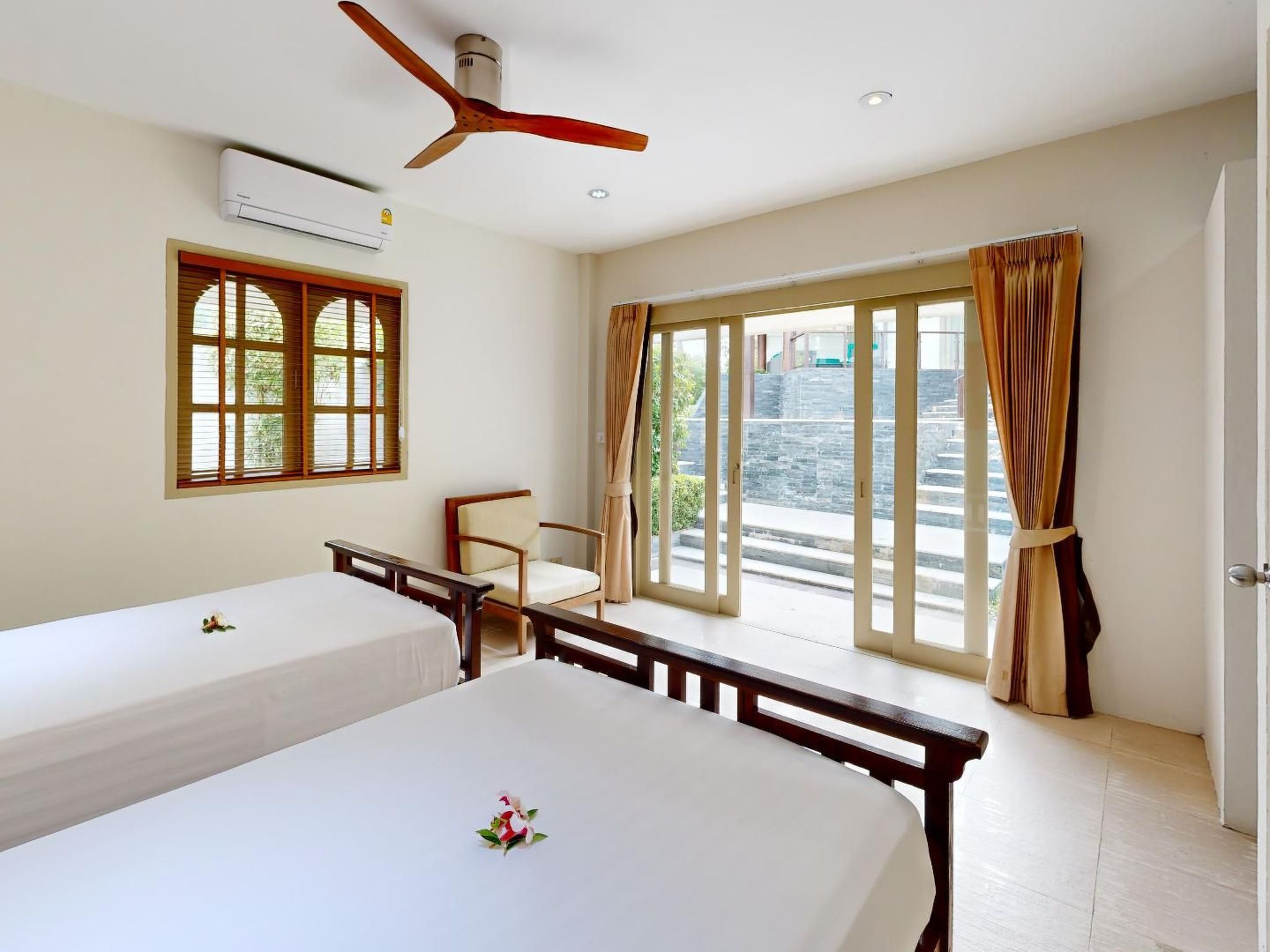 Photo of Villa mit Blick auf das Wasser