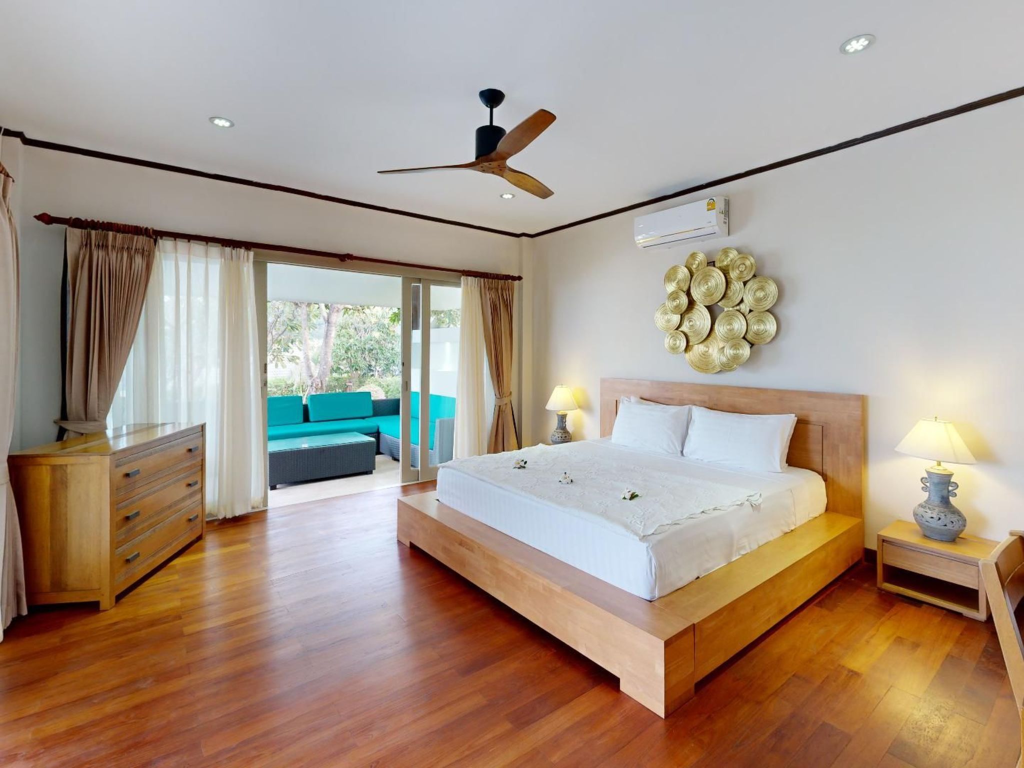 Photo of Villa mit Blick auf das Wasser