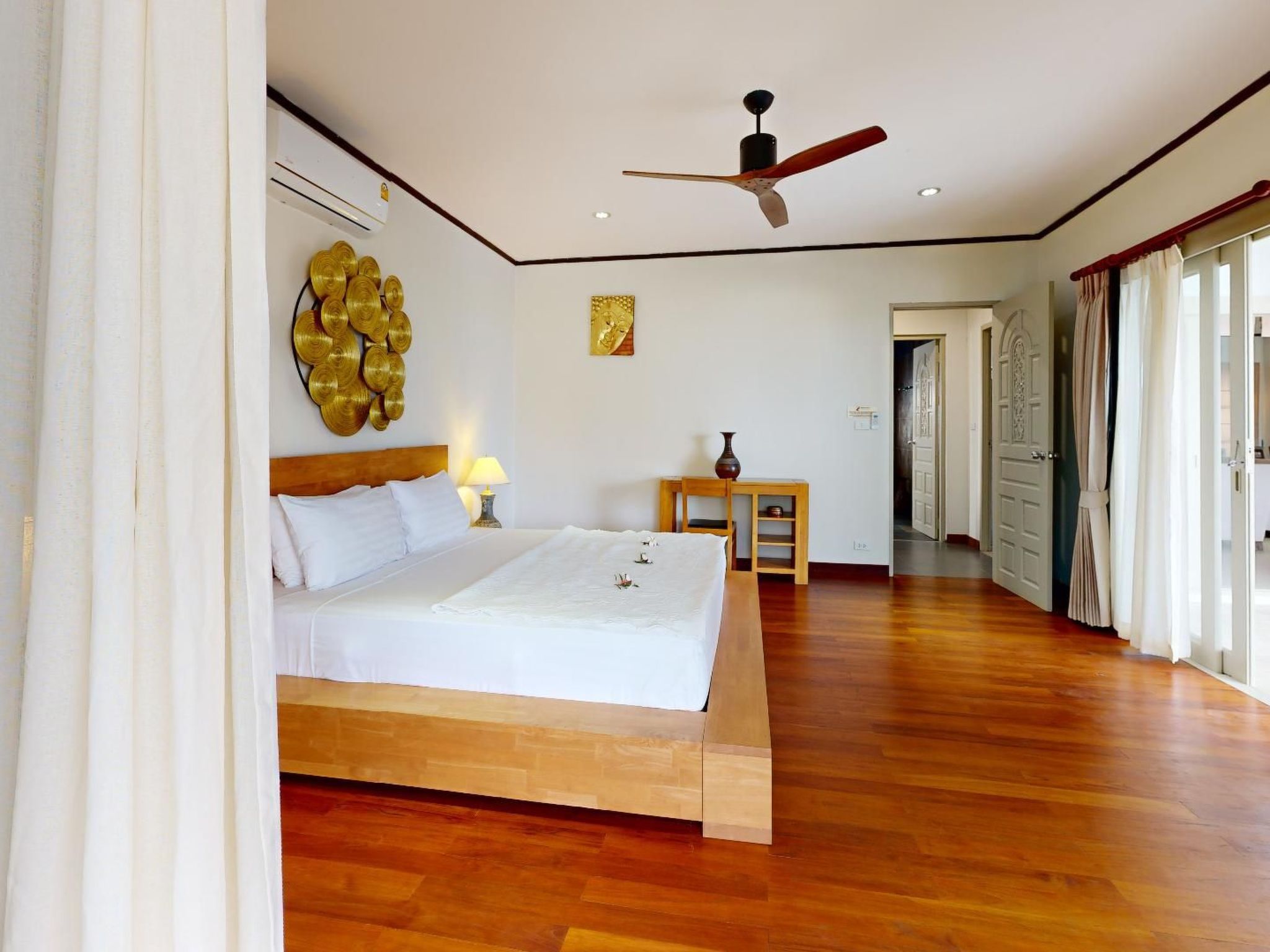 Photo of Villa mit Blick auf das Wasser