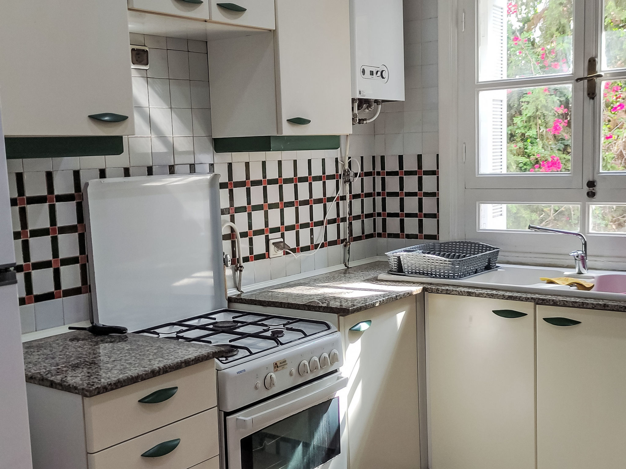 Appartement Yasmine Hammamet – Cuisine et coin repas, photo 18 sur 22