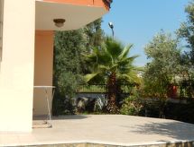 Op 800 m van zee: Ruim vakantiehuis Villa Truva in Ölüdeniz - thumbnail 4