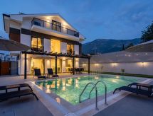 Zonovergoten villa met privézwembad en kinderbad in Ölüdeniz - thumbnail 1
