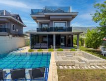 Vrijstaande villa met privézwembad en bergzicht voor 8 personen in Fethiye Çiftlik - thumbnail 2