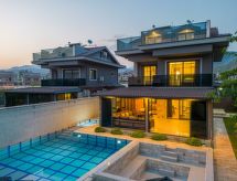 Vrijstaande villa met privézwembad en bergzicht voor 8 personen in Fethiye Çiftlik - thumbnail 3