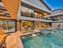 Luxe vrijstaande villa met jacuzzi en tuin op 3 km van Ölüdeniz - thumbnail 1