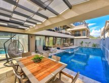 Luxe vrijstaande villa met jacuzzi en tuin op 3 km van Ölüdeniz - thumbnail 3