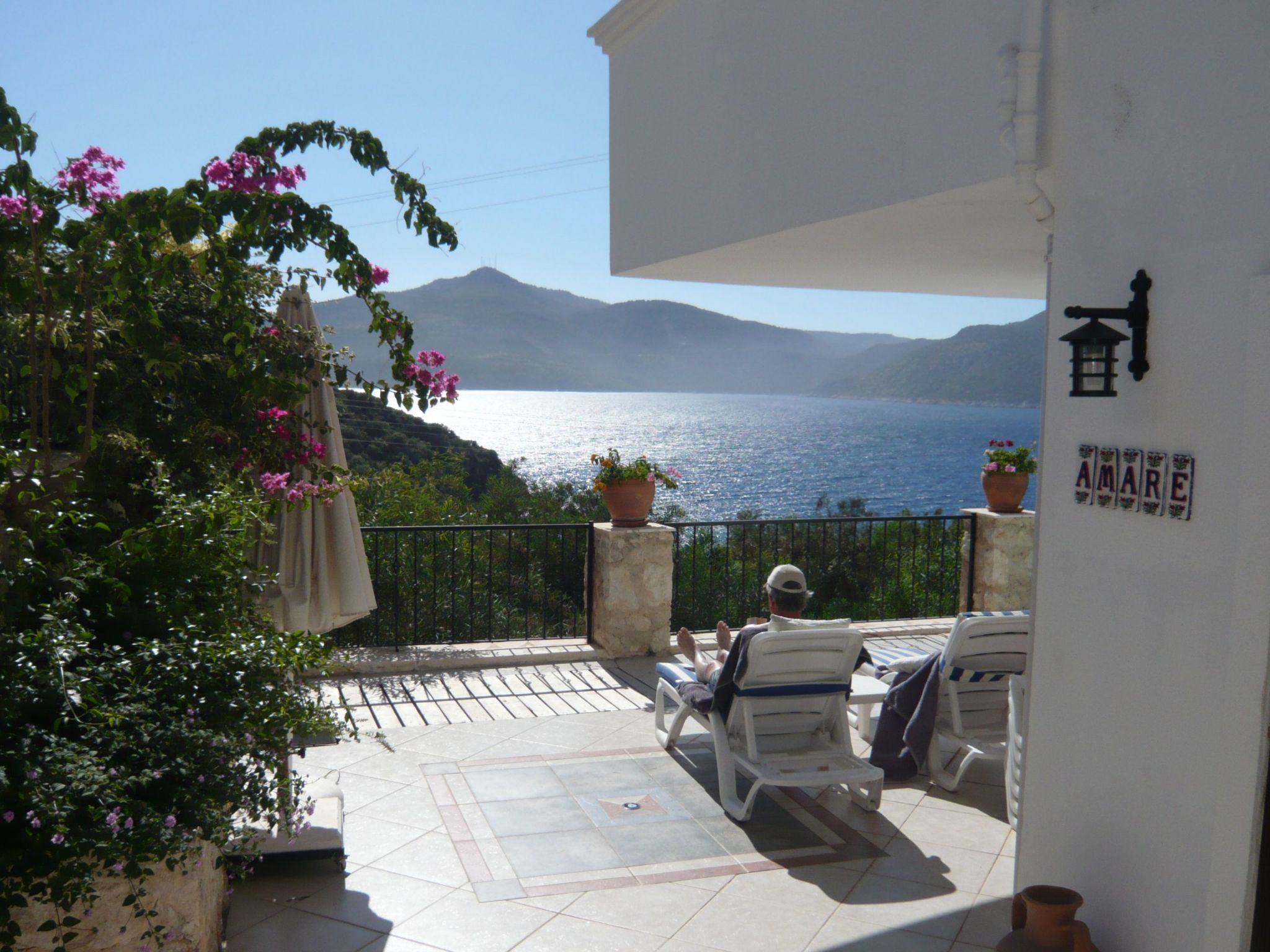 Ferienvilla Amare mit privatem Pool und Meerblick-Buiten