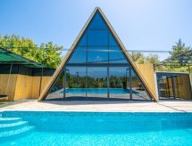 Liyu: Romantisch privéverblijf met sauna, jacuzzi en eigen zwembad in Yeşilköy - thumbnail 1