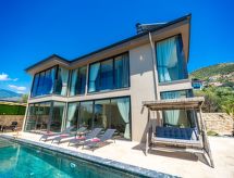 Vrijstaande villa met privézwembad op 9 km van Yeşilköy - thumbnail 1