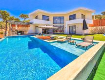 Vrijstaande glazen villa met privézwembad en bergzicht in Yeşilköy - thumbnail 3