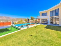 Vrijstaande glazen villa met privézwembad en bergzicht in Yeşilköy - thumbnail 4