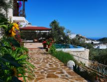 Authentiek natuurstenen huis met privézwembad aan de baai van Kalkan - thumbnail 3