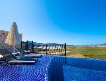 Vrijstaande villa met privézwembad en sauna nabij het strand van Kalkan - thumbnail 6