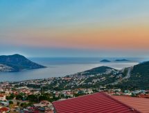 Eli: Luxe vrijstaand strandhuis met privézwembad en whirlpool in Kalkan - thumbnail 4