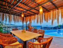 Eli: Luxe vrijstaand strandhuis met privézwembad en whirlpool in Kalkan - thumbnail 6