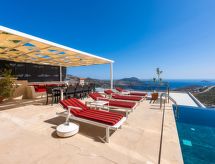 Zes-slaapkamer villa met privézwembad en panoramisch zeezicht in Kalkan - thumbnail 3