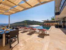 Zes-slaapkamer villa met privézwembad en panoramisch zeezicht in Kalkan - thumbnail 5