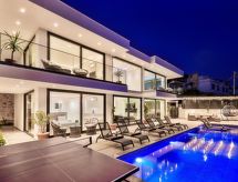 Villa Pasha: Luxe vrijstaande villa met privézwembad en jacuzzi in Kalkan - thumbnail 1