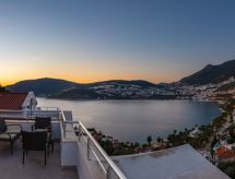 Villa Bluewhite: Ruim familieparadijs met privézwembad vlakbij zee in Kalkan - thumbnail 2
